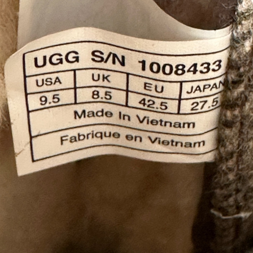 UGG Australia Adirondack Waterproof Leather Winter Boots Brown Men’s size 9.5 - Picture 11 of 12